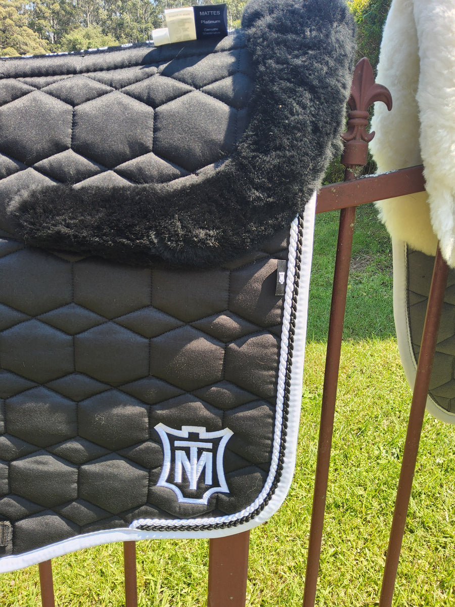 Mattes large eurofit Black Sheen with Fullsheep Top amd Bottom Large